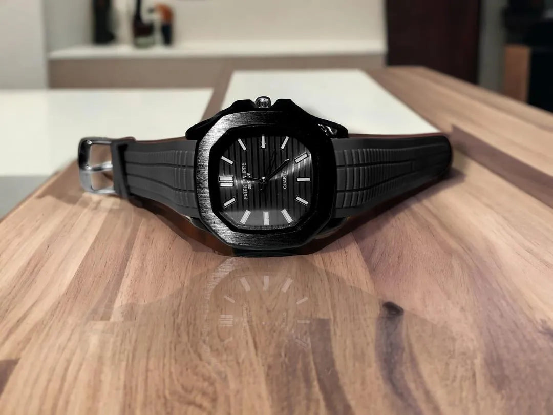 ⌚ Men's Water Resistant Quartz Watch with Textured Rubber Strap | Luxury Sports Watch | Rs. 2,300