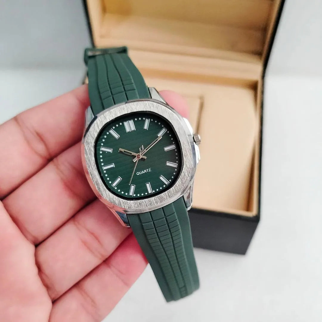 ⌚ Men's Water Resistant Quartz Watch with Textured Rubber Strap | Luxury Sports Watch | Rs. 2,300