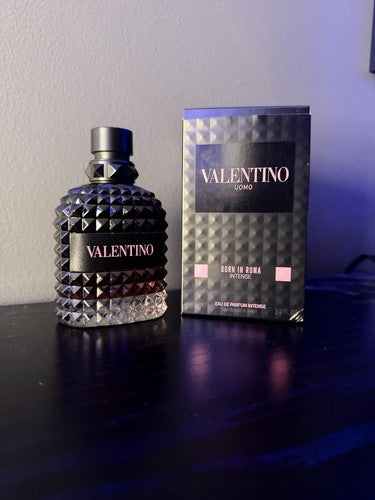 VALENTINO UOMO BORN IN ROMA INTENSE
EAU DE PARFUM SPRAY 3.4 Oz / 100 ml